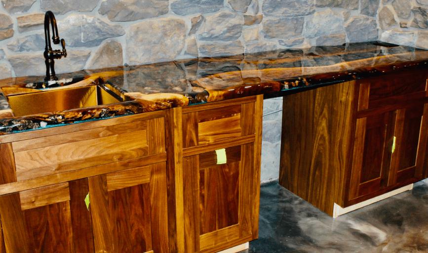 <p style="font-family: 'Poppins', sans-serif; font-weight: 700; font-size:24px;">CUSTOM EPOXY COUNTERTOPS</p>